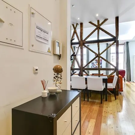 Amazing 2 Bedroom Apartment In Historical Baixa