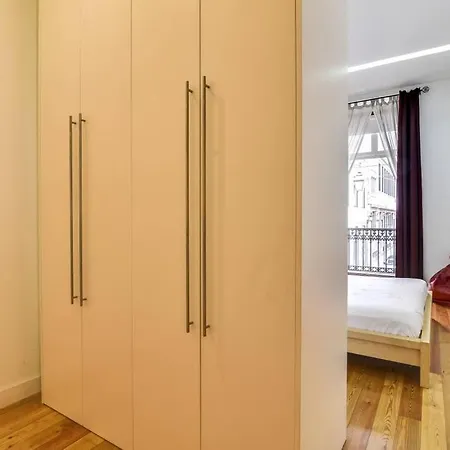 Amazing 2 Bedroom Apartment In Historical Baixa Lisboa